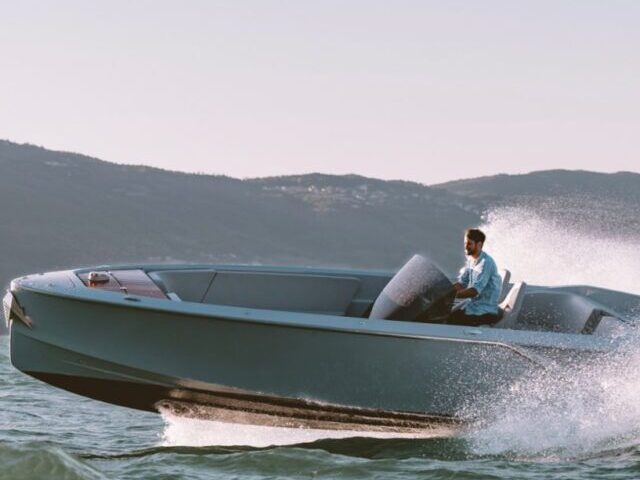 Porsche and Frauscher's 850 Fantom Air Electric Boat Making Waves in Sports Waters!