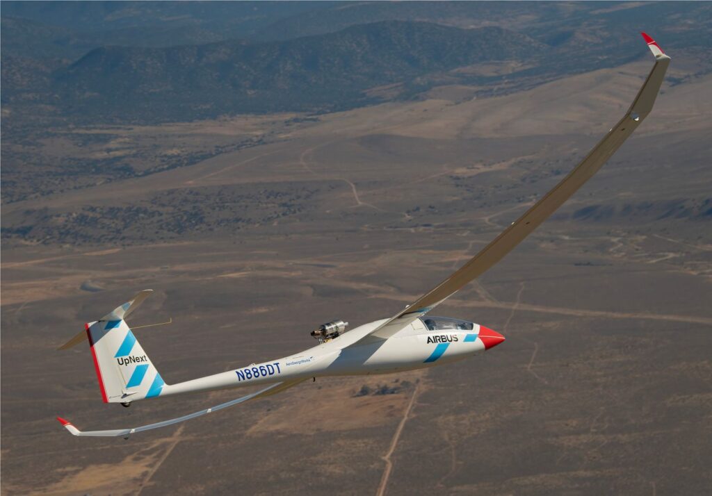 Contrail-chasing blue condor makes Airbus First full hydrogen-powered flight