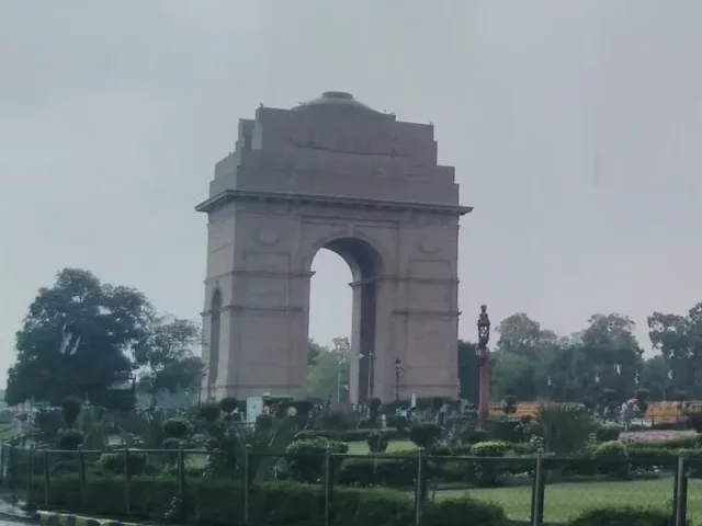 India_Gate_in_New_Delhi_2017-04-27-scaled