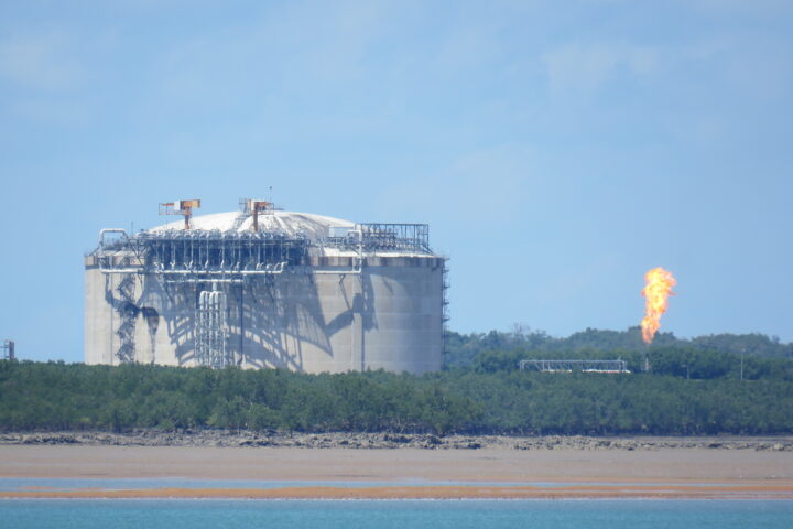 Darwin LNG Gas Plant Burn off in April 2016. (Credit: Ken Hodge CC BY 2.0 DEED)