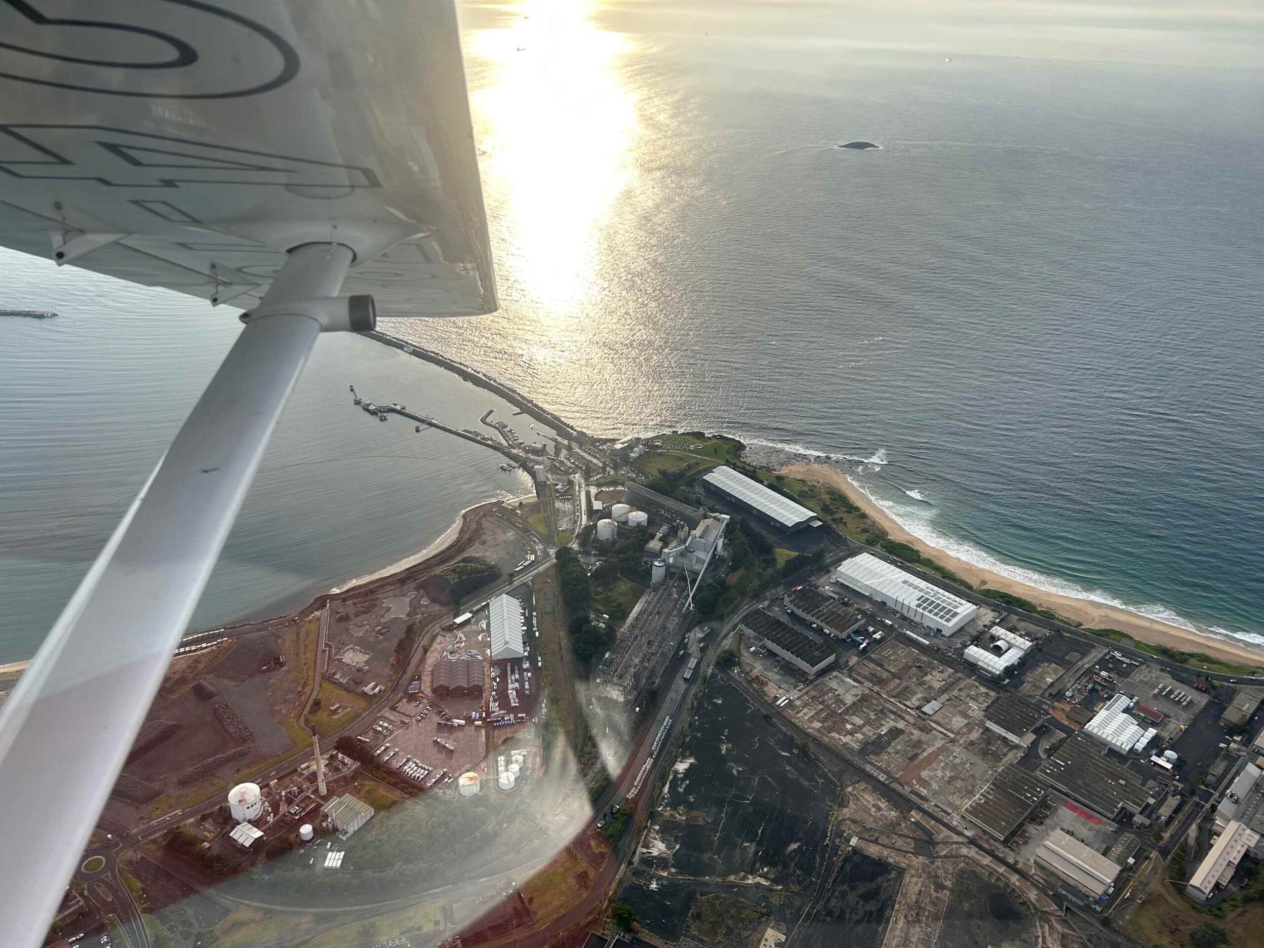 The sky’s the limit for Hysata ✈️ Our team recently took to the skies to capture stunning aerial shots of our state-of-the-art 8000m2 factory in Port Kembla. Photo Credit: Hysata (X formerly Twitter)