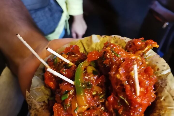 Gobi Manchurian is a snack often served in street food stalls.( Credit: Olivesil, CC BY-SA 4.0 DEED )
