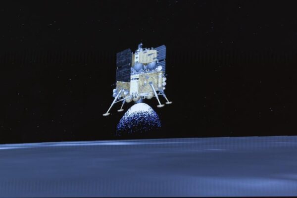 The lander-ascender combination of Chang'e-6 probe before landing on the far side of the moon.