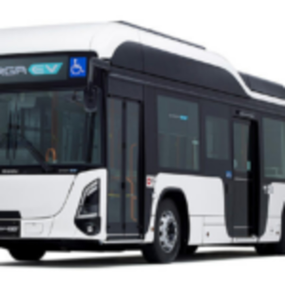 Short wheelbase, urban model) of the battery EV route bus "ERGA EV."-Photo Credit ISUZU