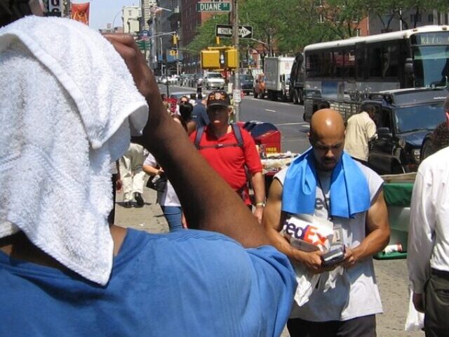 Hot Heads, Broadway between Duane and Reade streets.( Photo Credit: Swerz,CC BY-NC 2.0 )