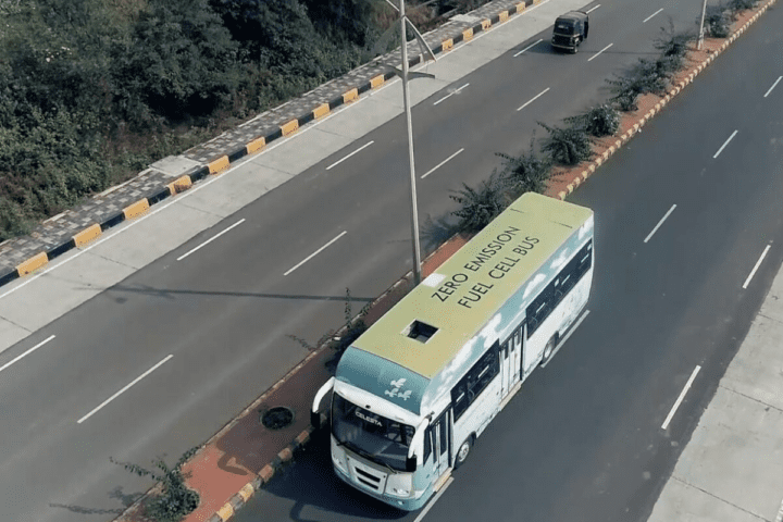India’s First Hydrogen Fuel Cell Bus Is Here Stay & Flourish