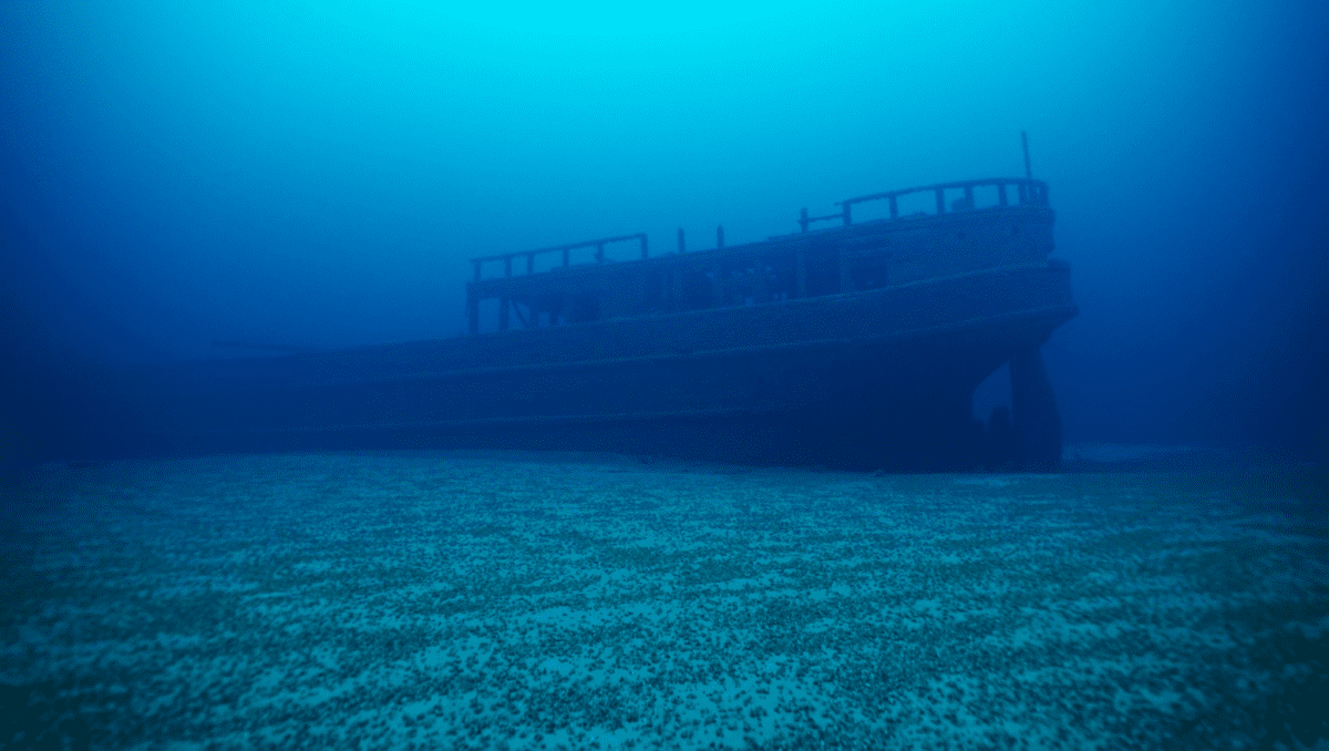 Lake Huron's Silent Secret: The "Africa" Shipwreck Unearthed After 128 Years!