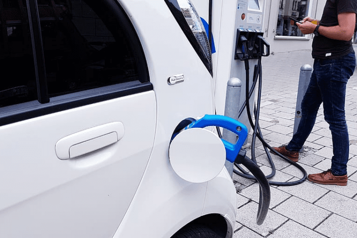 Insurers Writing off Electric Vehicles over Minor Damage: Climate Benefits of Electric Vehicles Undermined