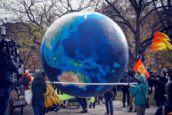 "On December 6th, we’re going to shut down business-as-usual for the financial institutions that profit off of the climate crisis and immigrant detention. Meet us at 11am in Franklin Square (14th St. and I St. NW, Washington, DC 20005) for a rally featuring Jane Fonda and Fire Drill Fridays along with Saket Soni, the Executive Director of the National Guestworker Alliance, GreenFaith, the Francisican Action Network and other climate, faith and migrant justice organizers