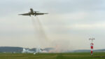 HALO fly-over: At 22 metres high, HALO flies over the experiment. In the smoke, the two wake vortices are visible. Photo Credits: Deutsches Zentrum für Luft und Raumfahrt (CC BY 3.0)