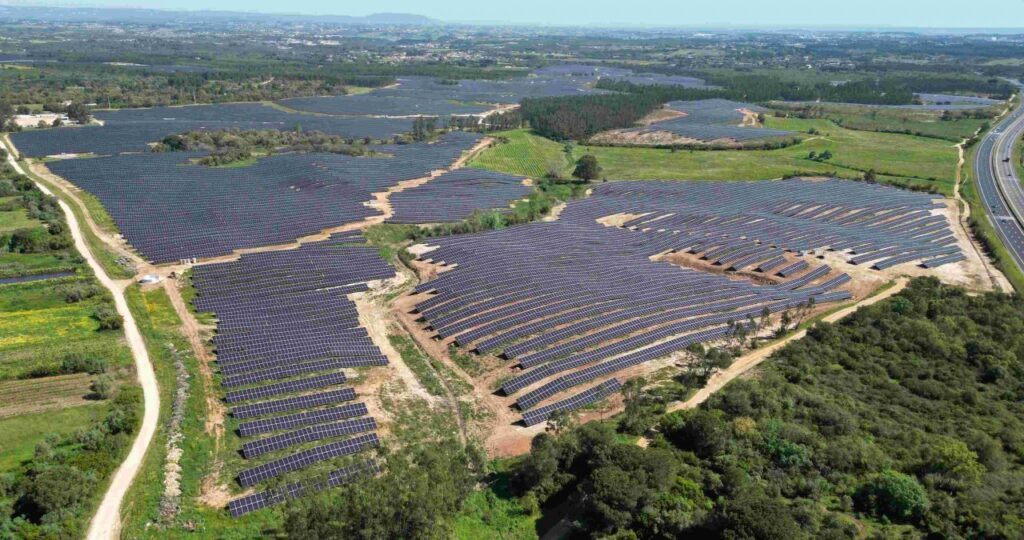 Expansive solar farm in countryside. Photo Source: next energy capital