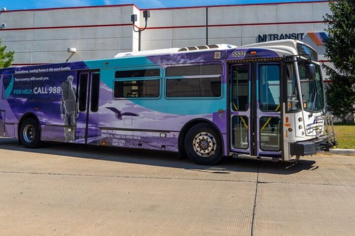 NJ TRANSIT unveiled a newly wrapped bus dedicated to spreading hope and raising awareness for mental health.