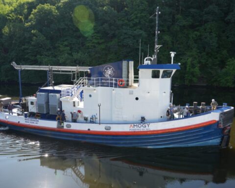 World’s First Carbon-Free Tugboat