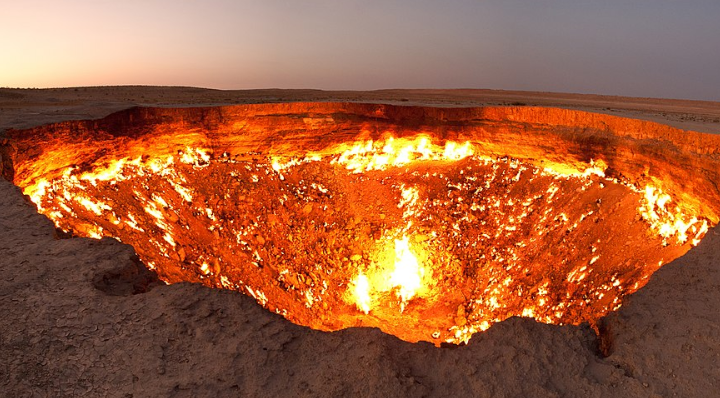 Darvasa gas crater panorama.