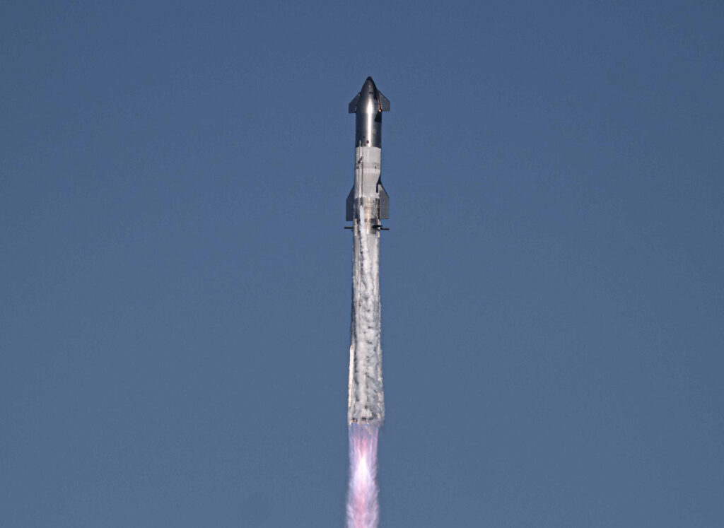 Liftoff of Starship's sixth flight test