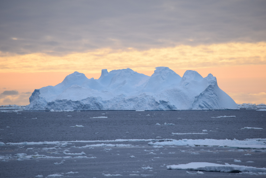 Photos of the Southern Ocean. This photo was taken during a cruise in the 1990s, during which scientists collected the sediment core that forms the basis of this study. Photo credit: Minoru Ikehara.