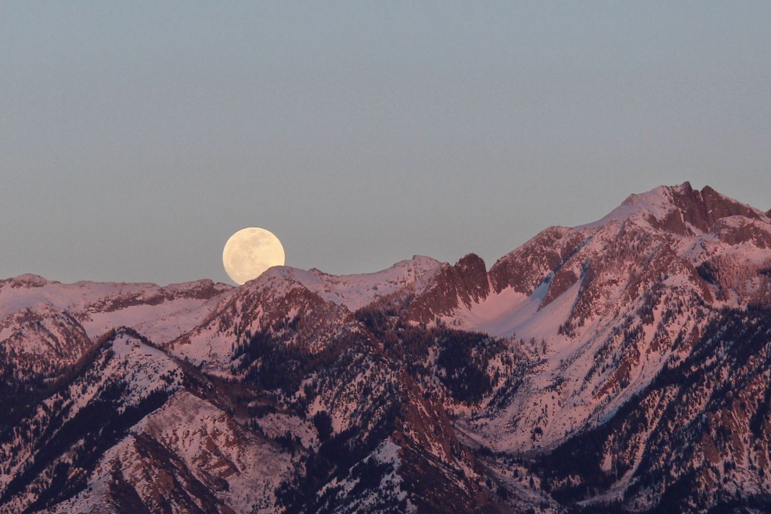 Cold Moon Aligns With First Major Lunar Standstill in 18.6 Years for 16Hour Celestial Spectacle