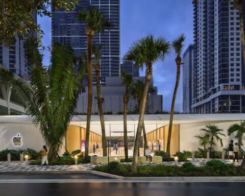 Apple New Worldcenter Store in Miami. Photo Source: Apple