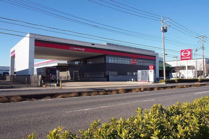 Exterior of Minami-kanto Hino Motors Kawaguchi Store, Photo Source: Comyu (CC BY-SA 4.0)