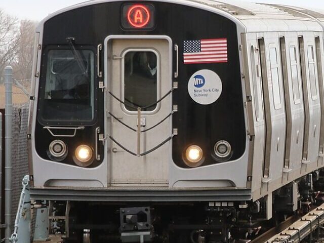 MTA NYC Subway A train of Bombardier R179 cars arriving Broad Channel. Photo Source: mtattrain (CC BY-SA 4.0)