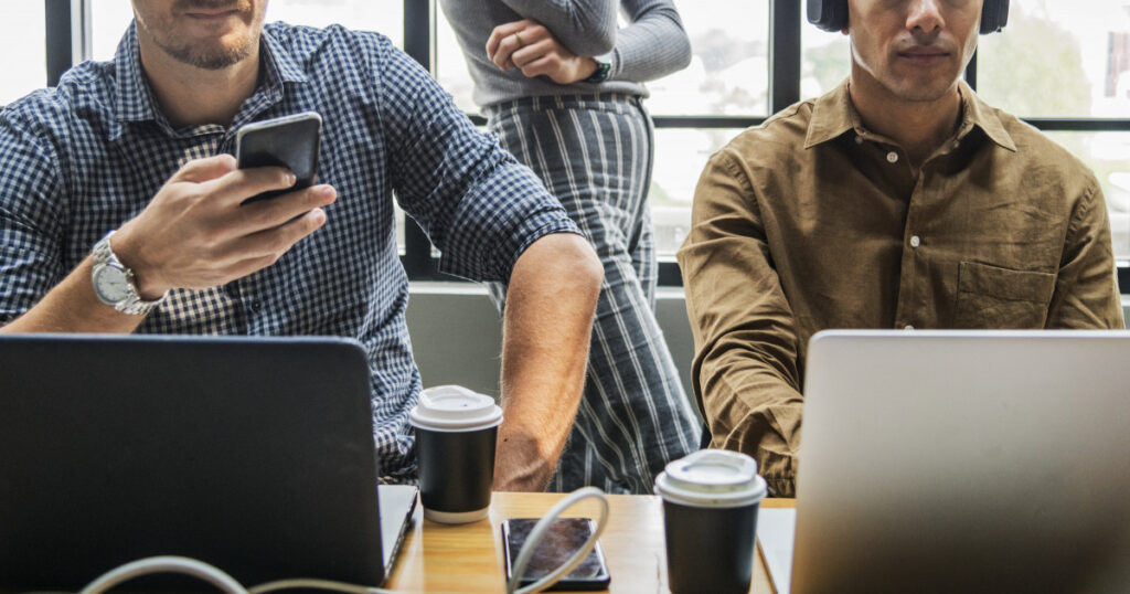 Gen Z colleagues Using Laptop : rawpixel