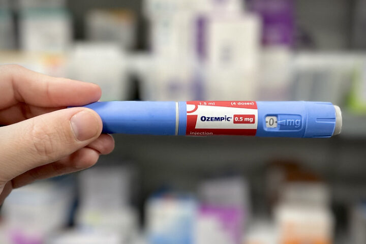 Pharmacist Holding Ozempic Weight Loss Pen Photo Source: chemist4u (CC BY-SA 2.0