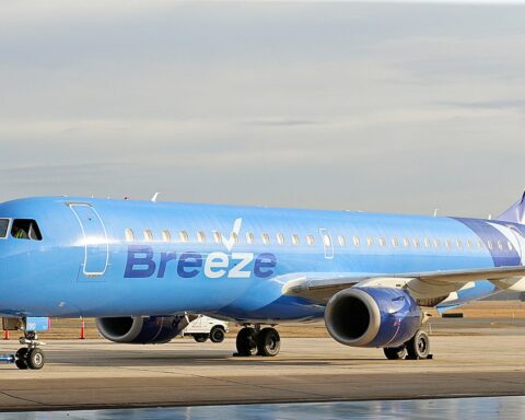 Representative Image: Embraer 190 da Breeze Airways. Photo Source: CC BY-SA 4.0 (Wikimedia)