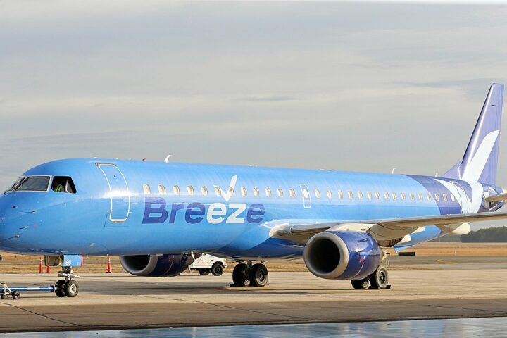 Representative Image: Embraer 190 da Breeze Airways. Photo Source: CC BY-SA 4.0 (Wikimedia)