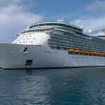 Exterior of the Mariner of the Seas.Photo Source:Gregory Varnum (CC BY-SA 4.0)