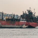 Shipwreck in the port of Haydarpaşa, Photo Source: Matti Blume (CC BY-SA 4.0).